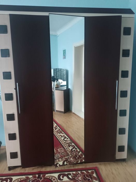 Меблі у спальню у доброму стані