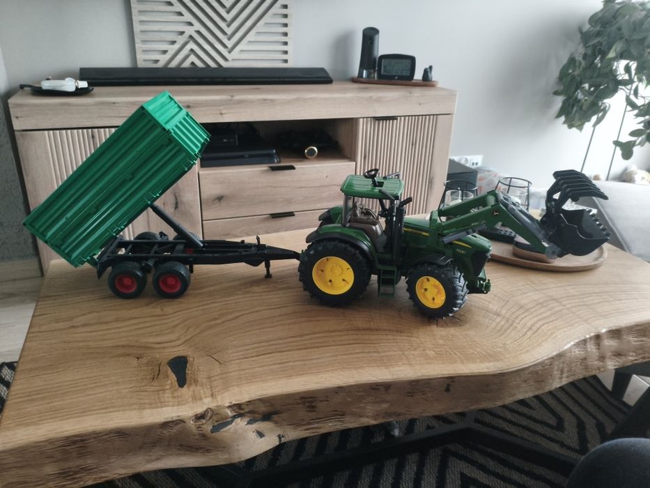 Traktor bruder plus przyczepa