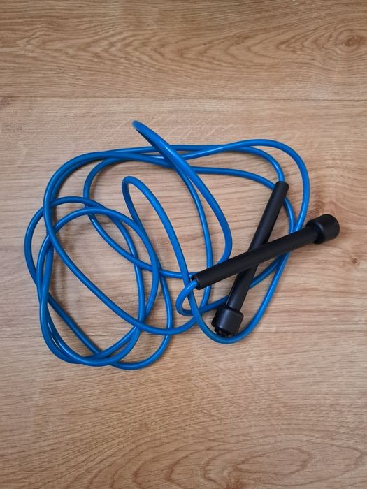 Skakanka niebieska martes