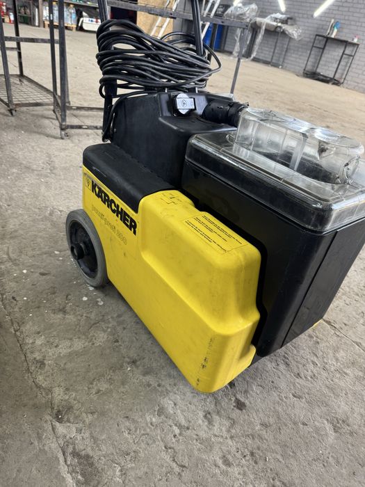 Професійний Миючий пилосос KARCHER PROFI 200