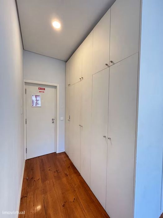 Apartamento com jardim e despesas incluidas