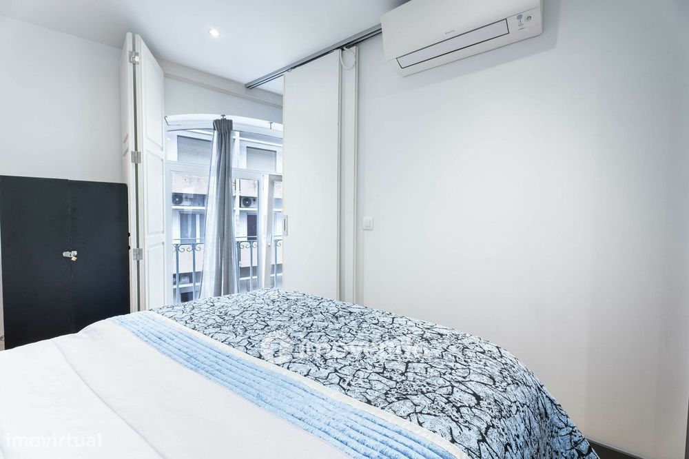 Apartamento T2 totalmente remodelado, no centro do Porto