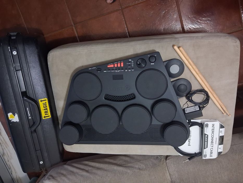 Bateria Eletrónica Yamaha DD75 seminova