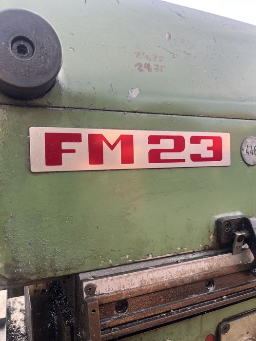 Frezarka uniwersalna WEMAS FM23 z odczytem 3-osiowym