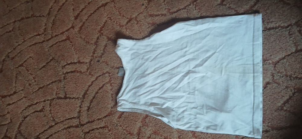 Dziecięcy biały podkoszulek 110/116 cm