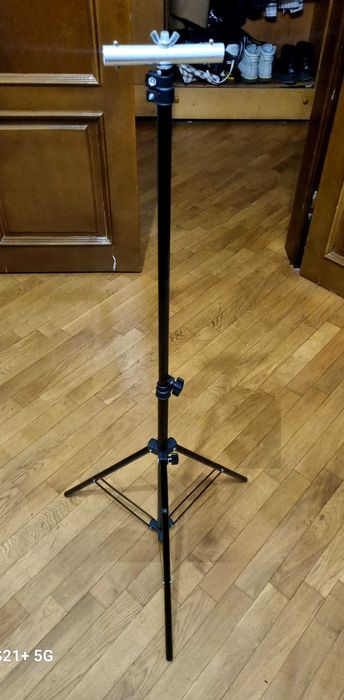 Продам тримач для фону