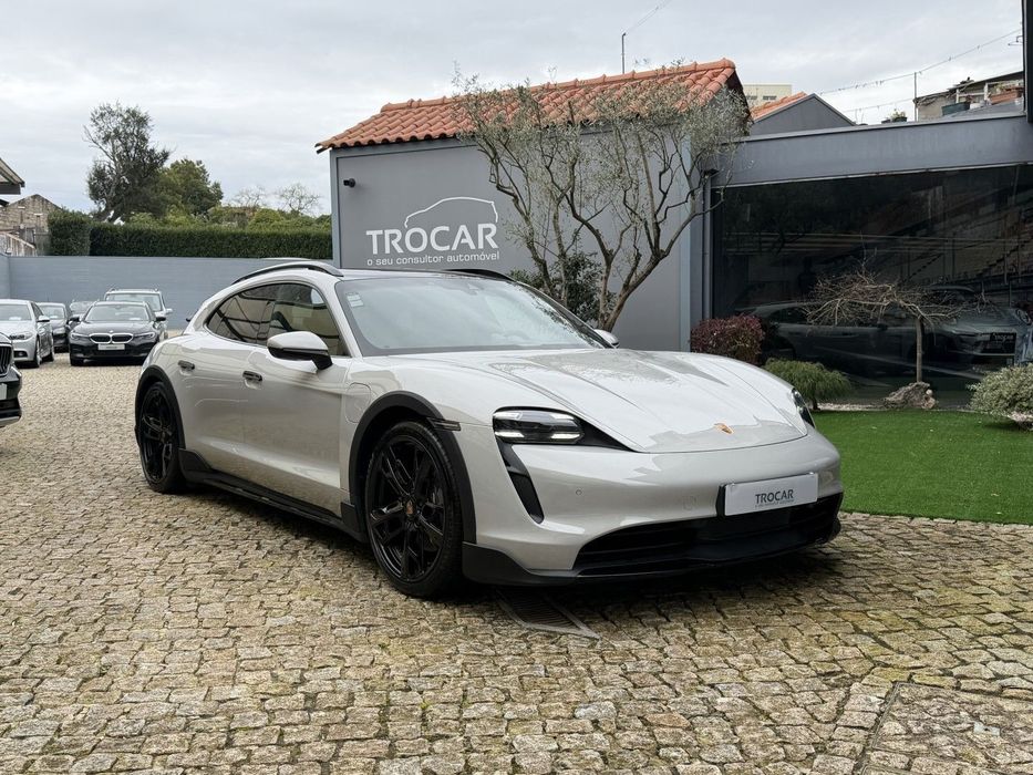 Porsche Taycan Cross Turismo 4