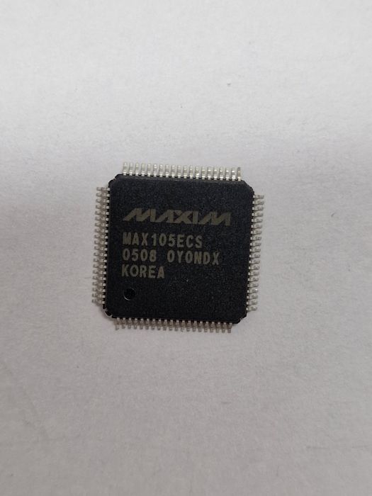 Przetwornik analogowo cyfrowy MAX105ES