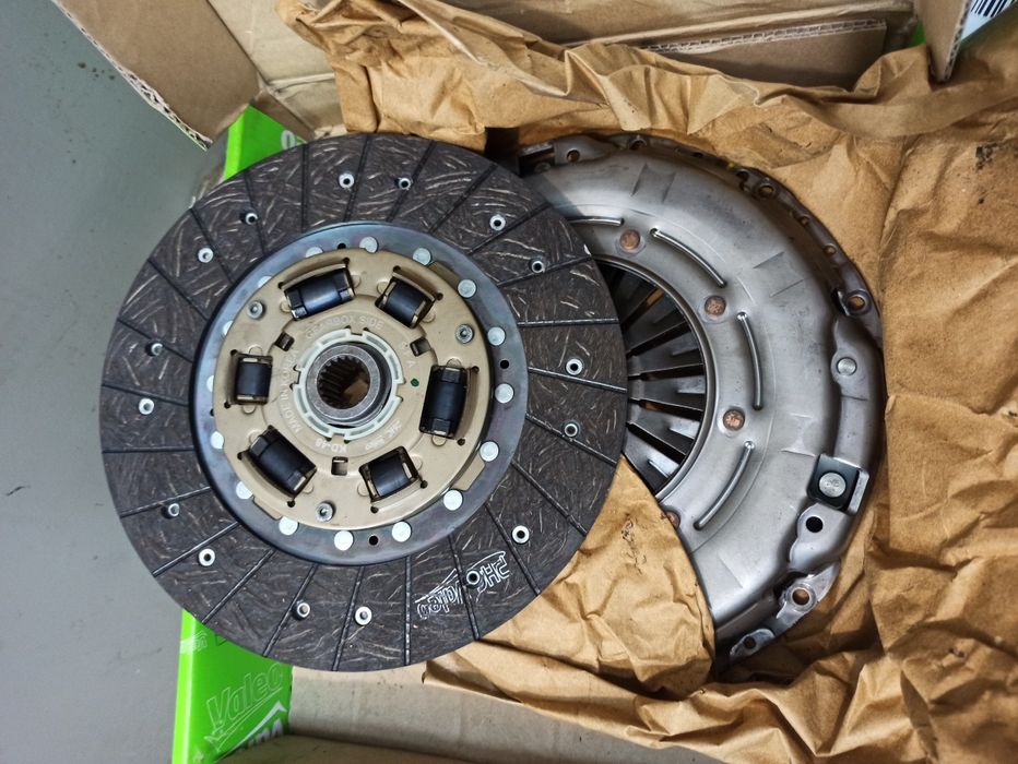 Продам новый комплект сцепления Hyundai i30 1, 6 дизель 832160