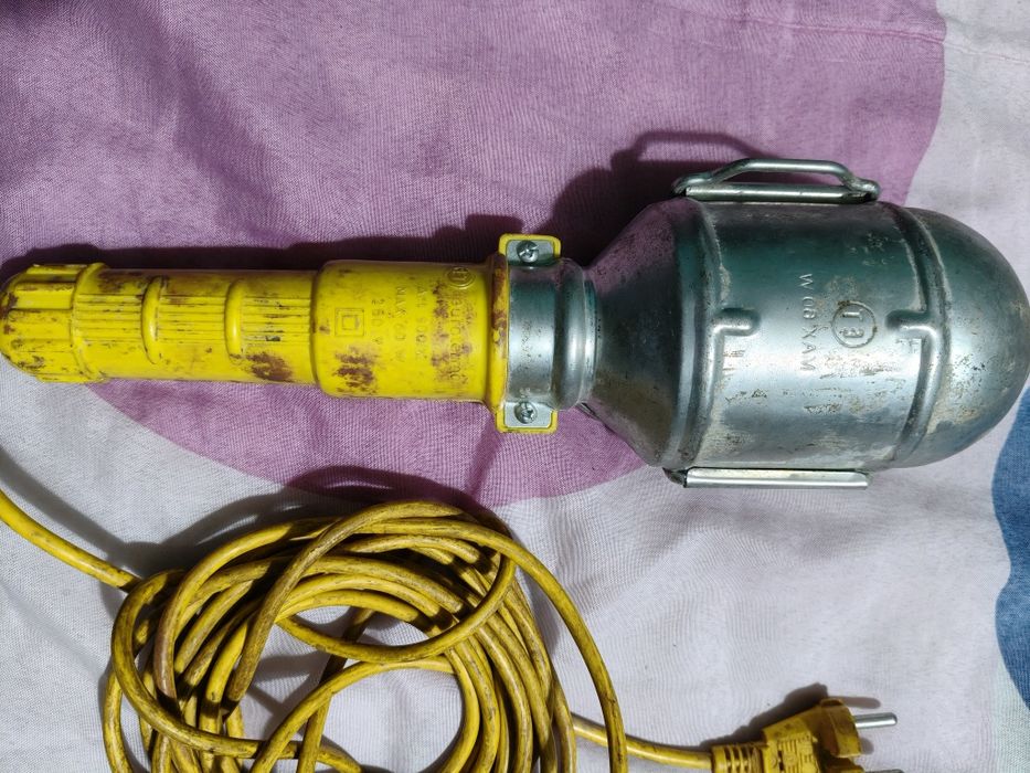 Gambiarra amarela