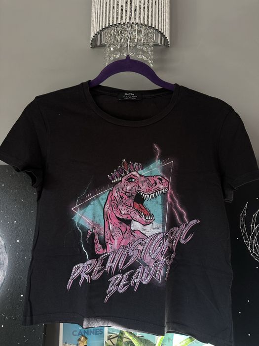Koszulka/crop top z krótkim rękawem prehistoric beauty Bershka M