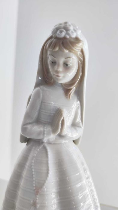 Estatueta "Menina a Rezar" - Nao by Lladró