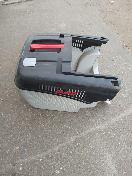 Продам контейнер до газонокосилки.