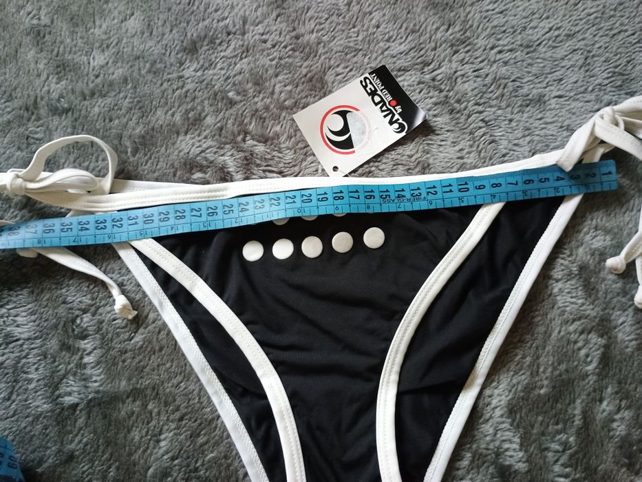 Dół od bikini Klasyczna czerń z bielą