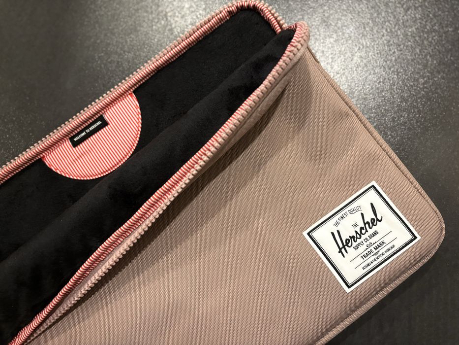 Nowe Etui Pokrowiec Sleeve Torba na laptopa firmy Herschel - różowy