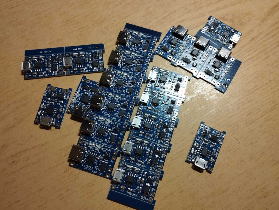 Плата модуль зарядки літієвих акумуляторів 18650 4.2В 1А