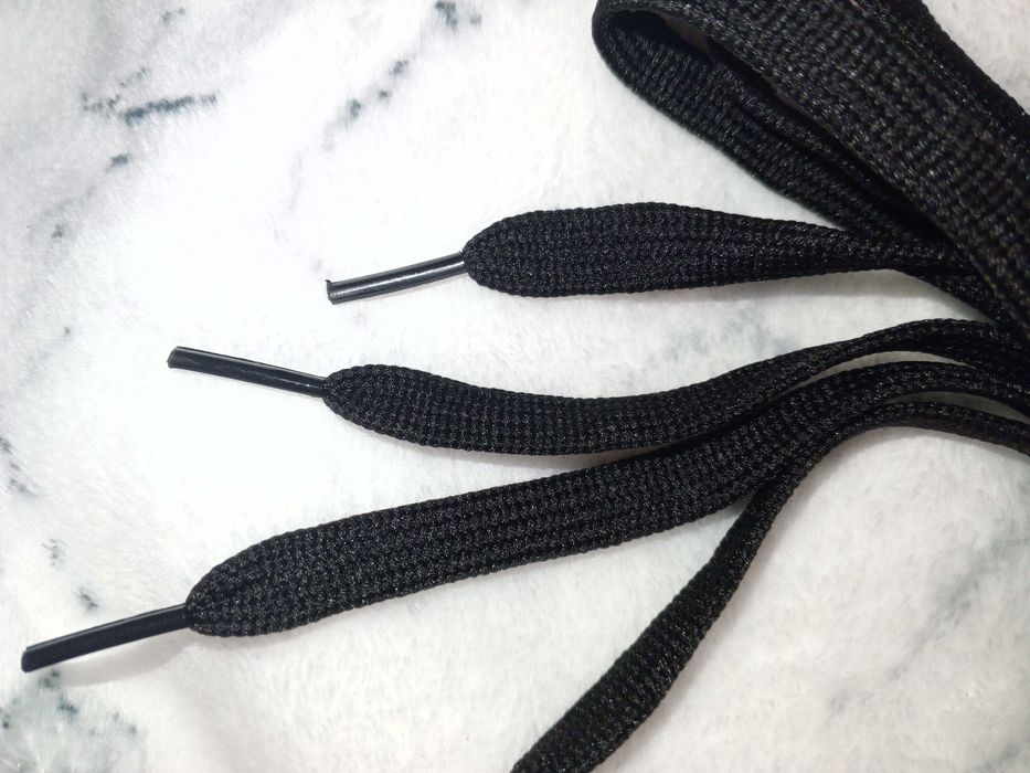 Nowe płaskie sznurowadła - czarne, 120 cm