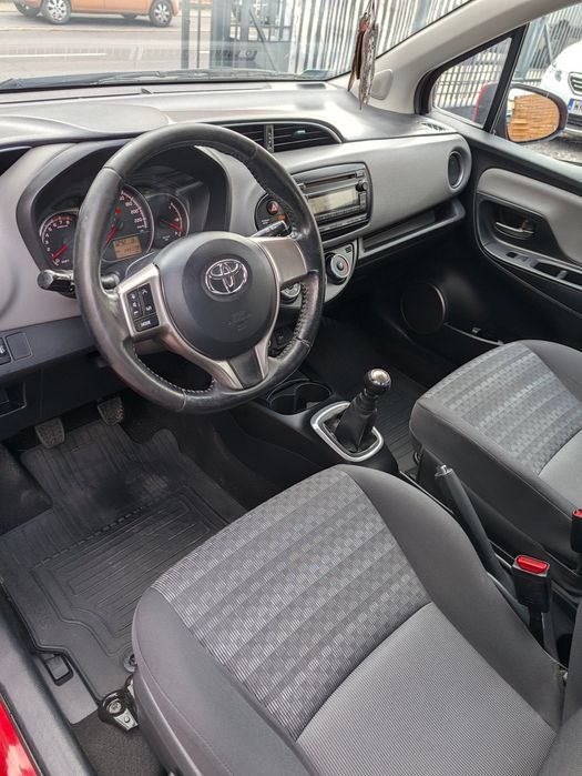 Toyota Yaris 1.0 • 144 tys km • Klima • Opłaty do 2027 • 2016r 1 rej