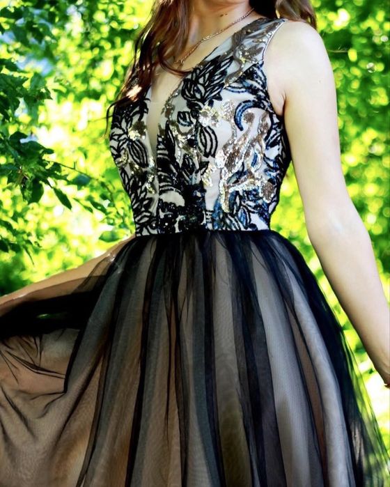 Випускна сукня , випускне плаття