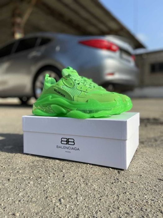 Balenciaga Triple S Clear Sole Beige