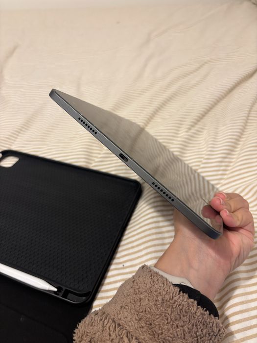 Ipad pro 11” M1 (com caneta e teclado generico)