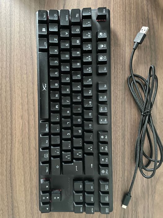 Teclado Mecânico em PT HyperX Alloy Origins Core RGB Red Switches