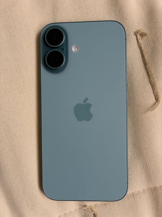 iPhone 16  verde agua  128GB