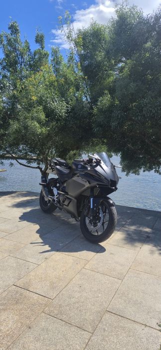 Yamaha R3 - 2025