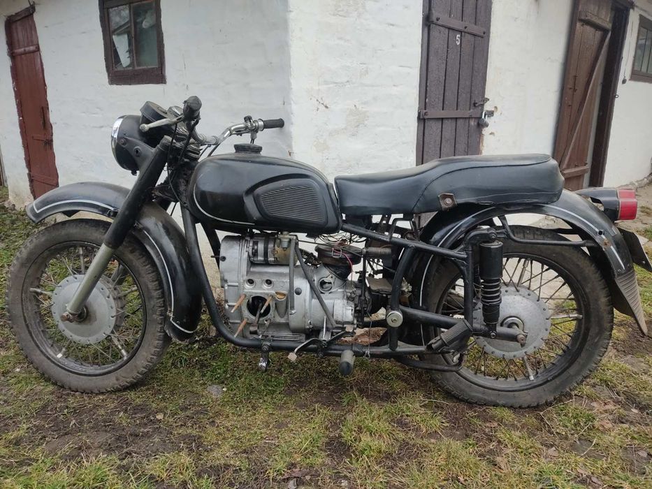 Продам мотоцикл МТ, Днепр, в хорошому стані не находу, без коляски.