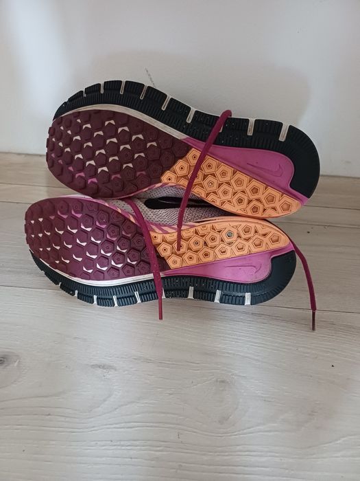 Жіночі бегові кросівки Nike Air Zoom