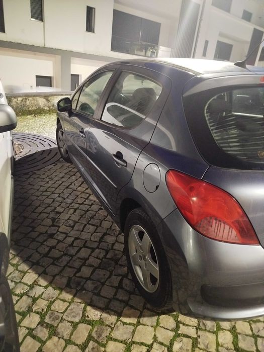 Peugeot 207 Ano 2007, à venda, tudo em bom estado.