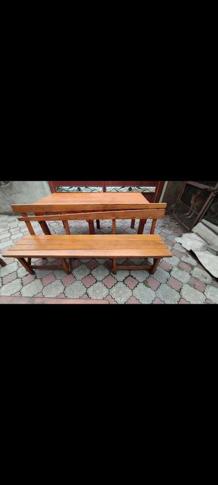 Продам дубовые столы и стулья