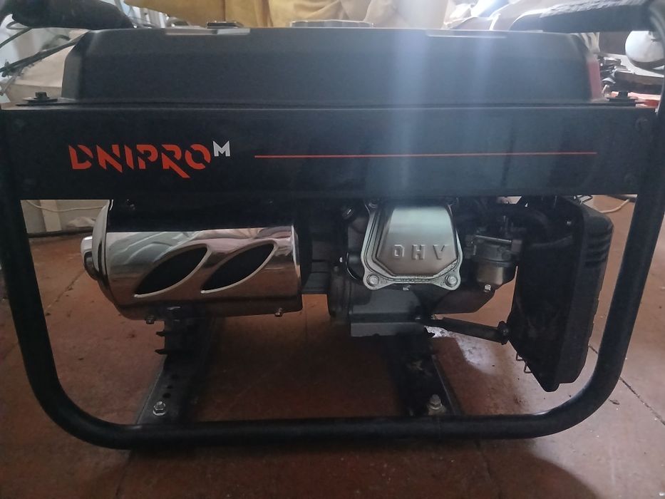 Продам генератор Dnipro-M GX 25 в ідеальному стані