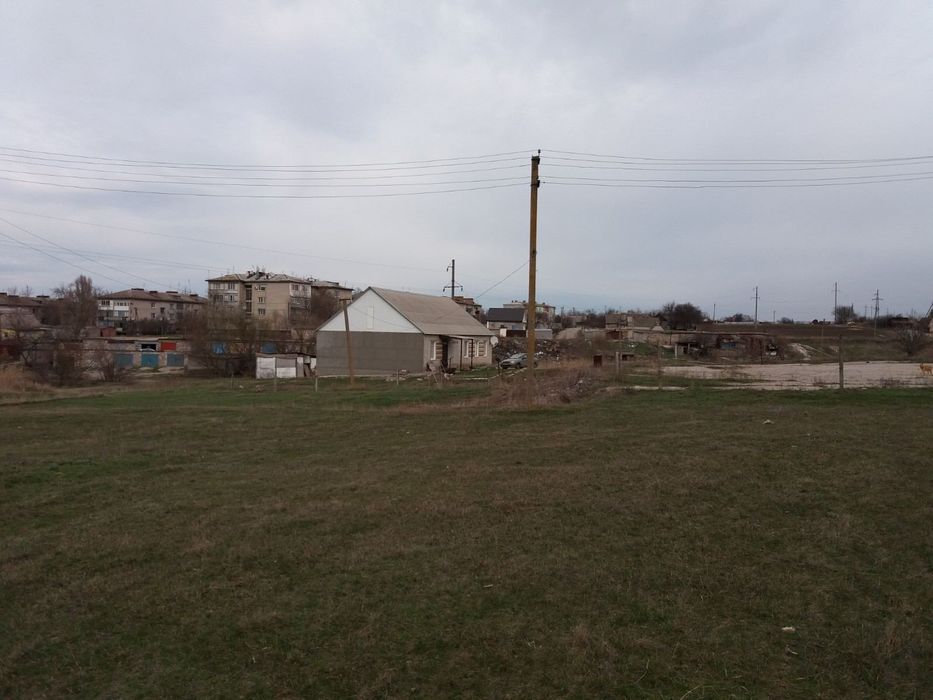 Продається будівля  та будинок. Оренда не розглядається.