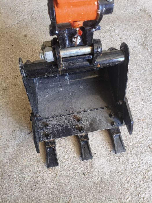Mini giratoria com 12 HP e 3 baldes  - Nova e C/ Garantia