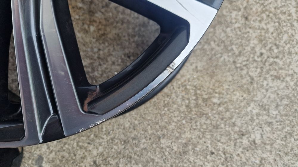 Jante especial Seat Arona 17".  Original.