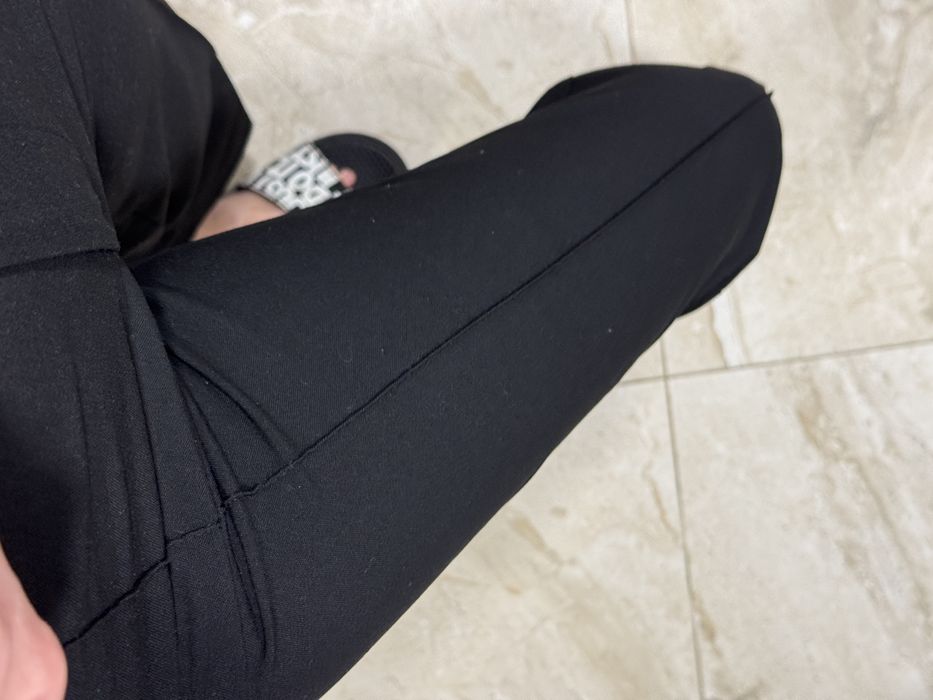 Брюки штани pull & bear чорні зі стрілками