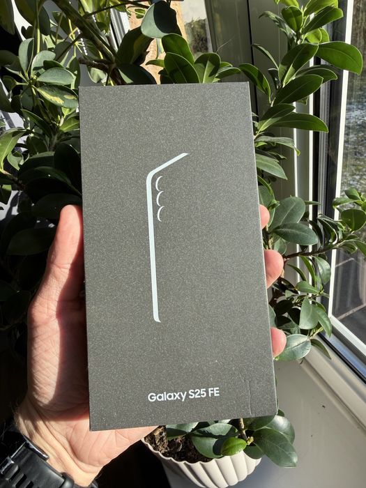 Telefon Samsung Galaxy S25 FE 8 GB / 256 GB 5G Niebieski/Navy