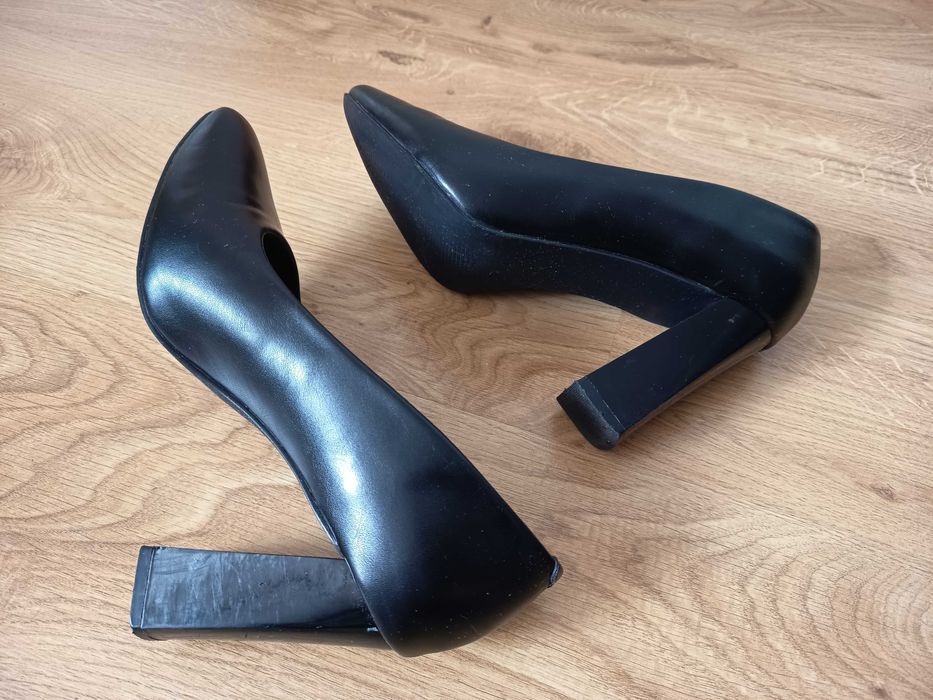 Czółenka damskie na słupku 9,5 cm / rozmiar 41
