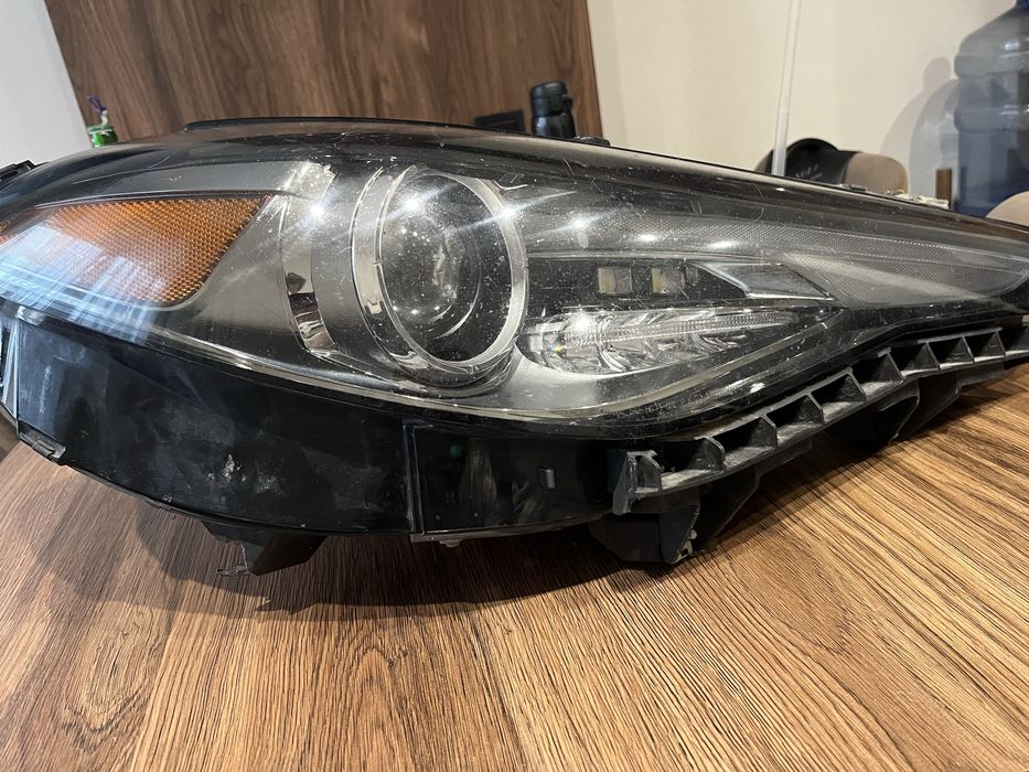 Ліва фара (пасаживрська сторона) alfa romeo gulia