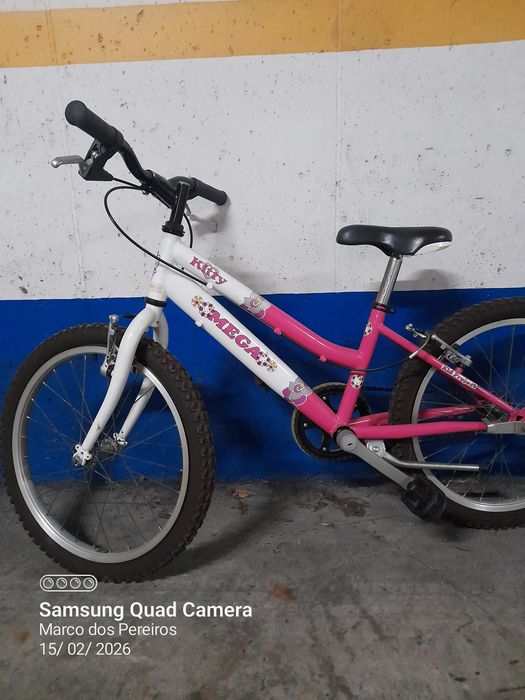Bicicleta de menina Hello Kitty