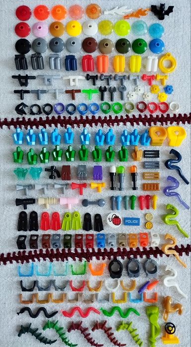 Деталі лего -  аксесуари, зброя, їжа та багато іншого