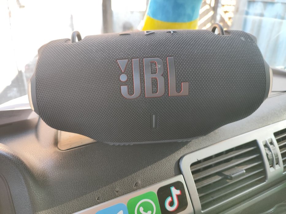 Портативна акустика JBl Extreme 4