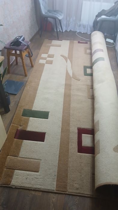 Килим розміром 3.30/1.97м