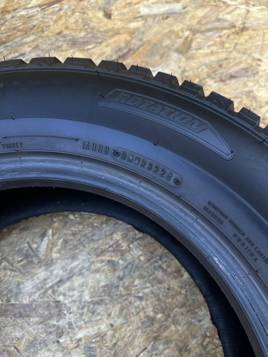 Зимові шини  215/65R16 102T FALKEN WINTERPEAK F-ICE 1.гума резина шини