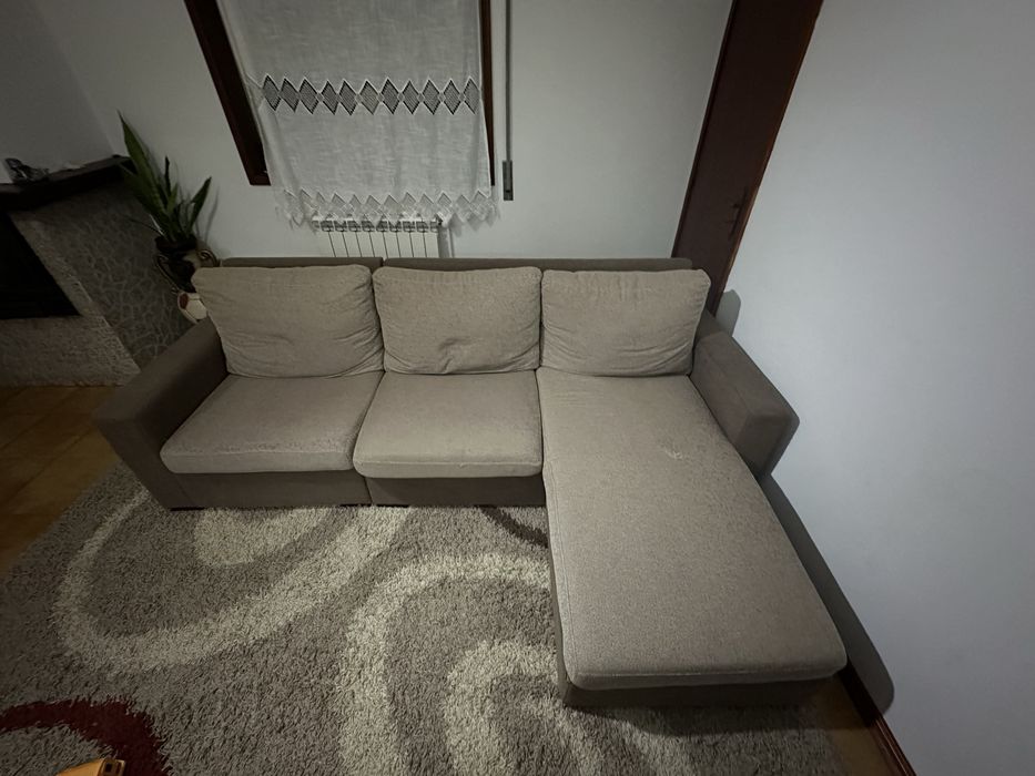Sofa com chaise loungue reversivel