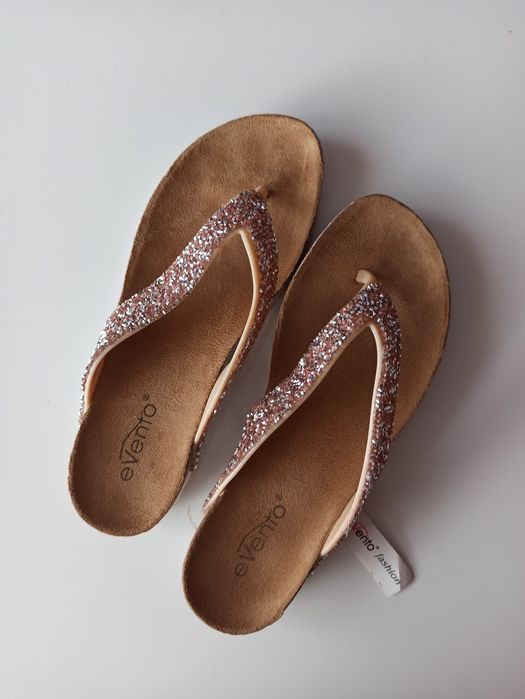 Błyszczące japonki evento