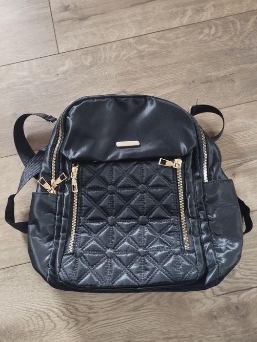 Plecak koloru czarnego