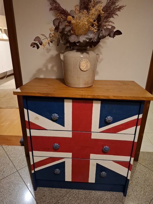 Cómoda Personalizada