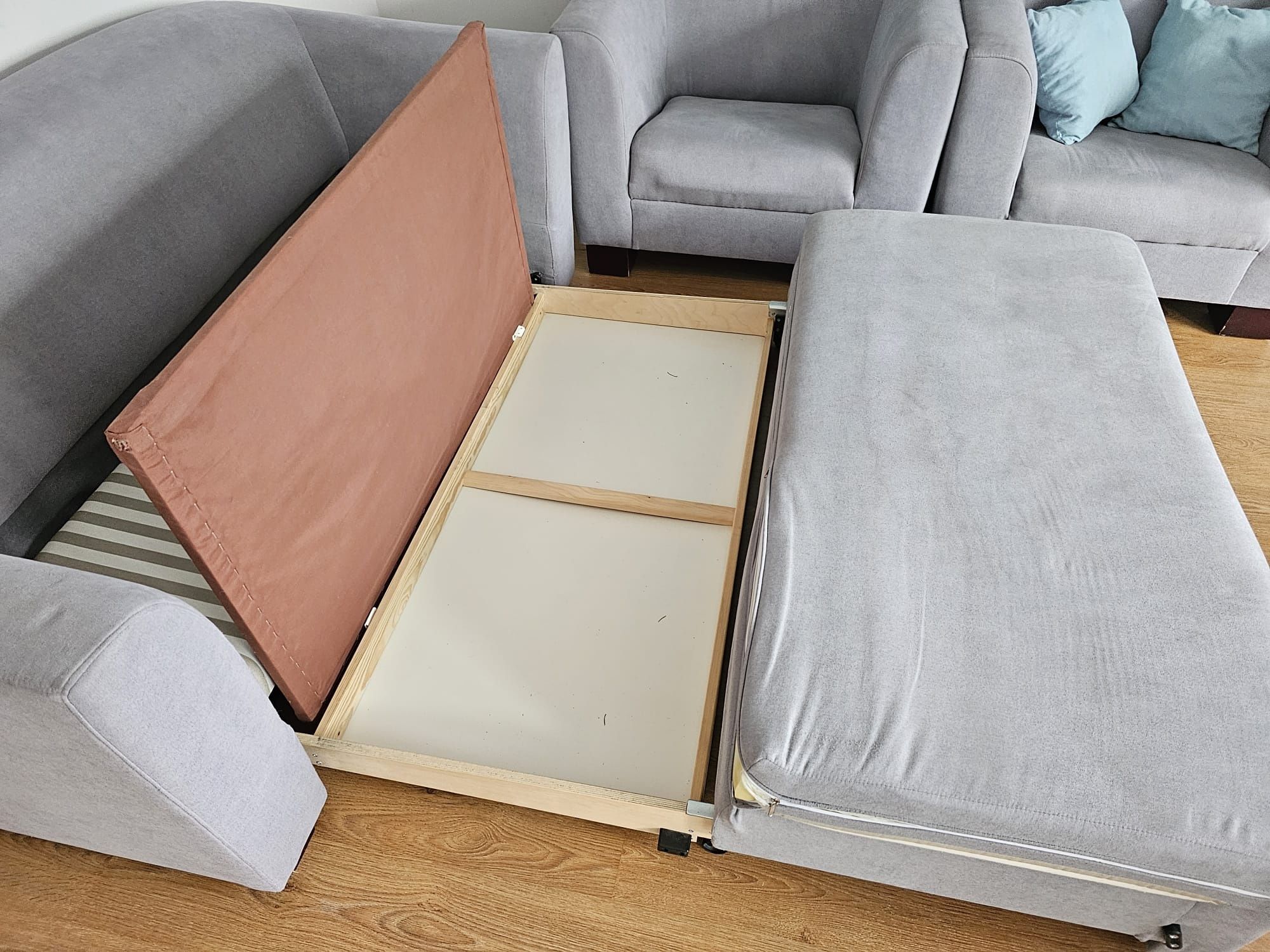 Sofa Rozkładana Plus Dwa Fotele